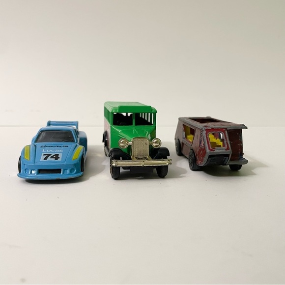Lot of 3 Corgi Cars Juniors Racing Porsche Wigwam Van Camper Bedford Typhoo Bus - Picture 9 of 14